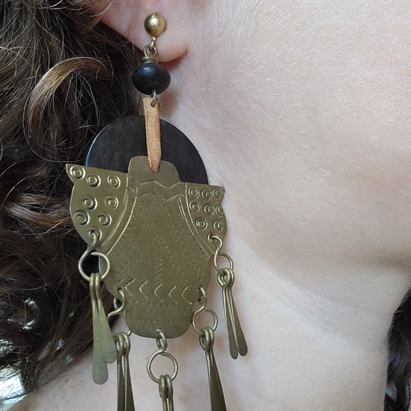 Large Clip on earrings - Picture 3 of 4